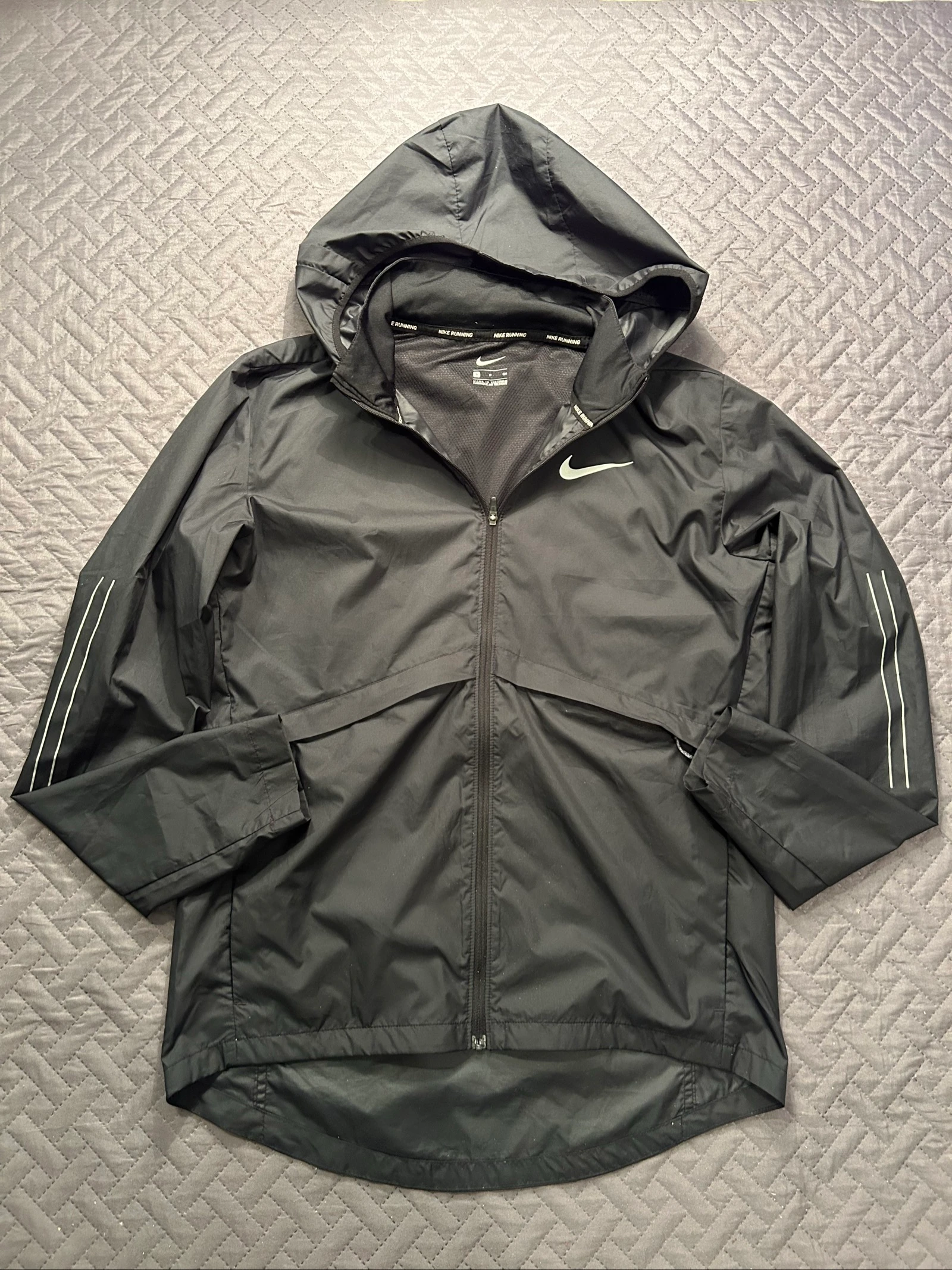 veste nike taille S noir coupe vent